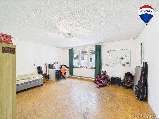 RE/MAX Immobilien DeLux Haus Merzig / Besseringen Zimmer 1. OG