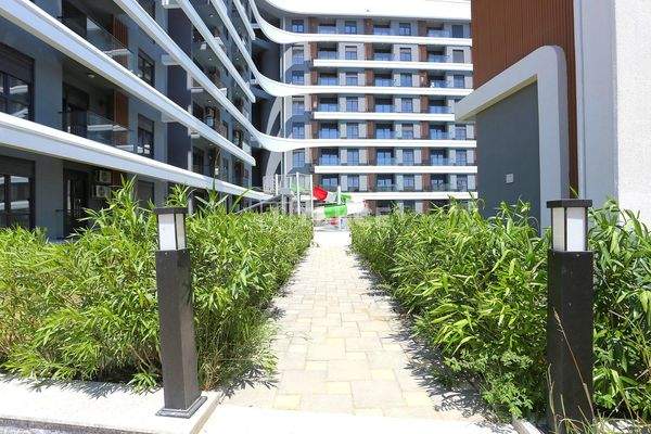 Apartments with Service to Mall in Antalya Altıntaş