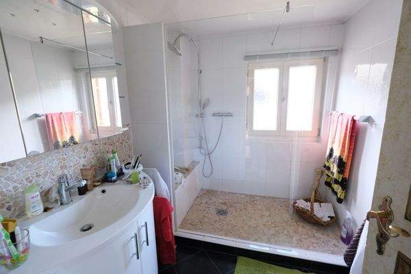 Badezimmer im Obergeschoss