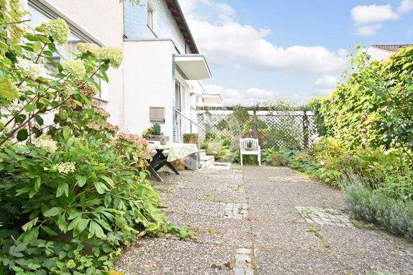 Sitzbereich vor dem Haus