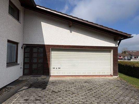 geräumige Doppelgarage