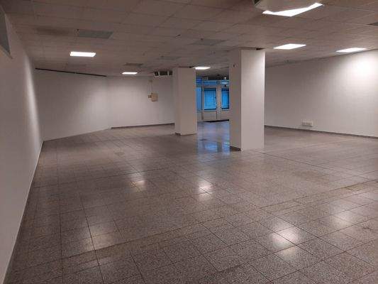 Verkaufsraum (2).jpg