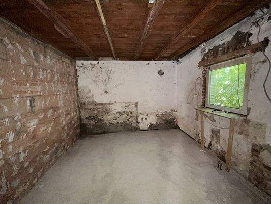 Entkernter Raum im EG