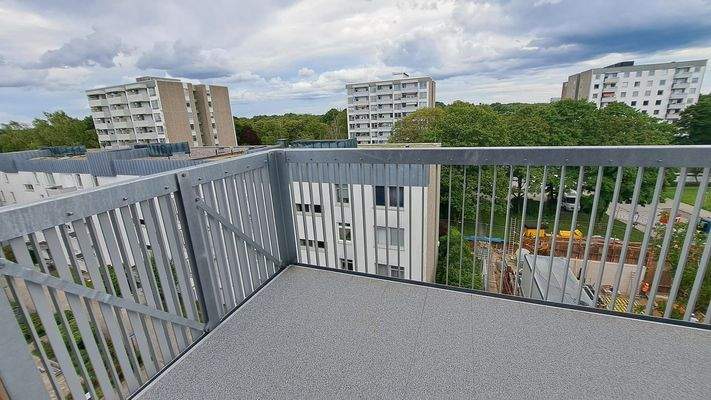 Balkon mit Stadtblick