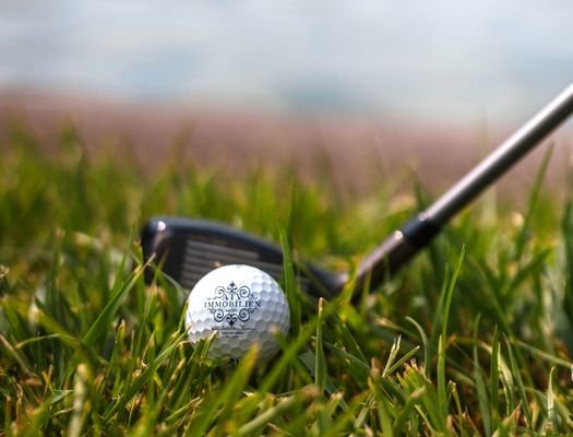 Golf vor dem Haus  