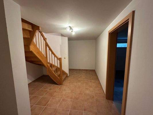 Flur-Treppe Keller