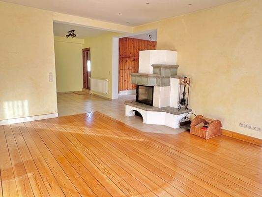 WE2 Gemütliches Wohnzimmer mit Echtholzboden