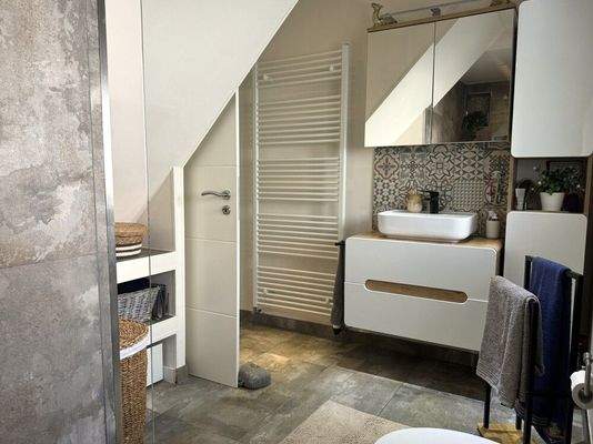  Vorderhaus Badezimmer Ansicht 2