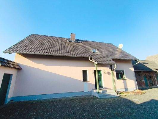 Haus links Innenhofansicht