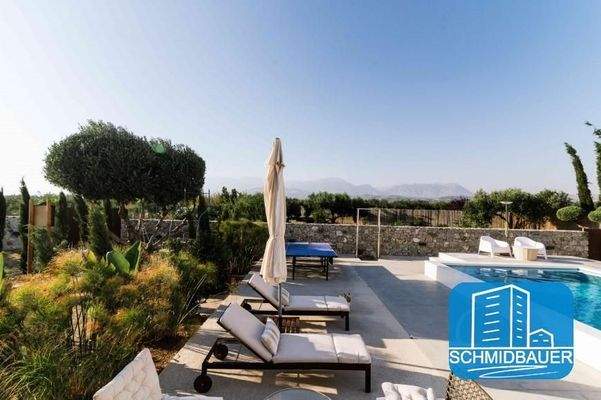 Kreta, Petrokefali: Villa mit Pool und großem Garten zu verkaufen