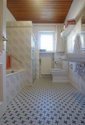 Whg. 1 - Voll- und Duschbad