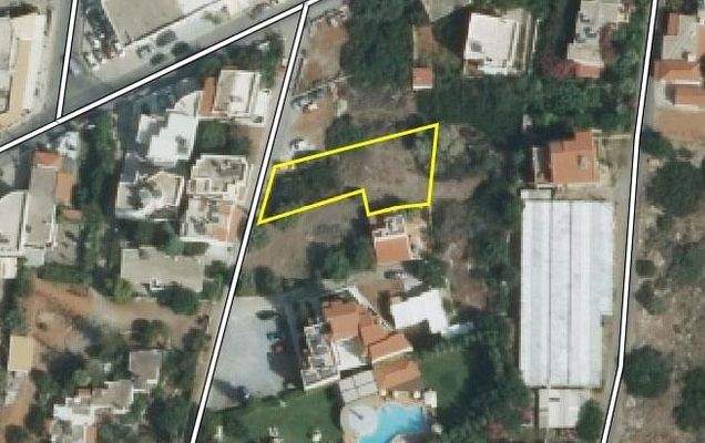 Kreta, Sisi: Baugrundstück im Dorfzentrum zu verkaufen