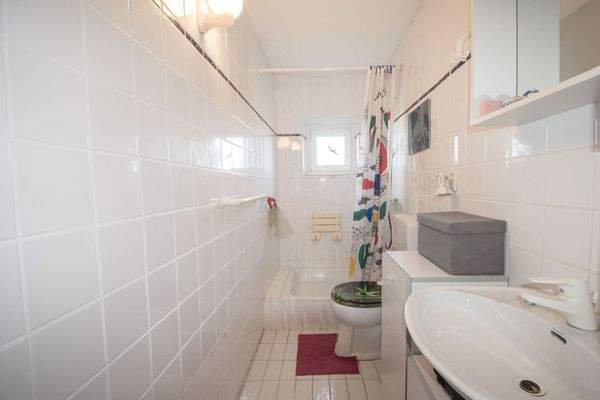 Bad mit Dusche Obergeschoss