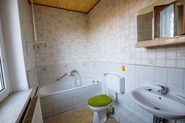 12 - Bad im Erdgeschoss.jpg