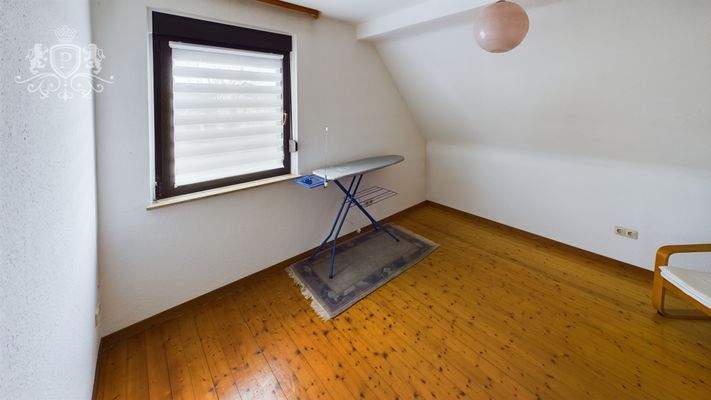 CAM01984G0-PR0439-STILL015