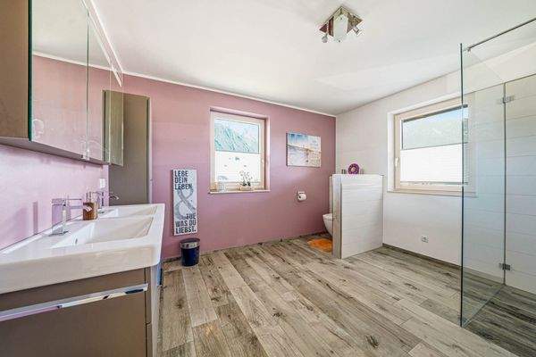 Badezimmer - 2. Stock