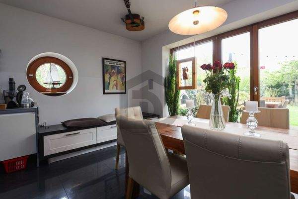 Küche mit Essbereich