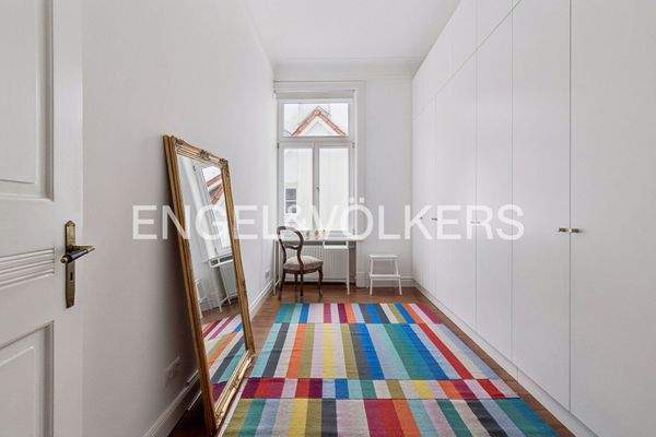 Ankleidezimmer oder gemütliches Kinder- / Arbeitszimmer