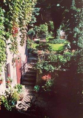 die Treppe zum Garten