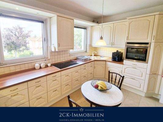 und großem Kochplatz