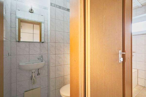 Toilette und Badezimmer