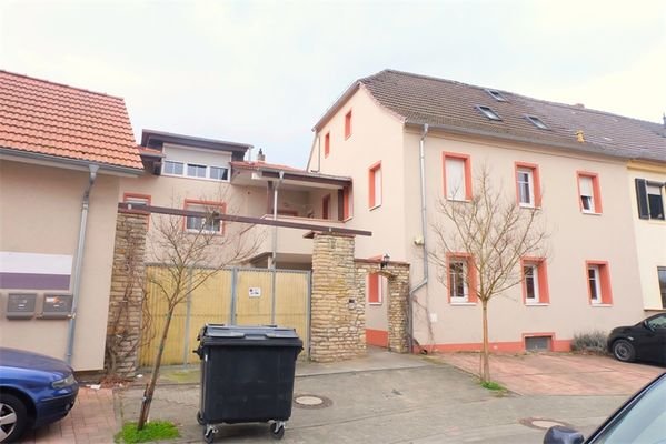 Straßenansicht