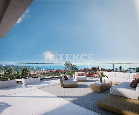 Seaview Homes in Natural Setting of Estepona