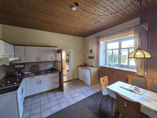 Küche mit Essbereich EG