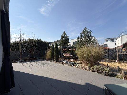 Blick in den Garten Bild 1