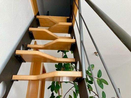 Raumspartreppe Bühne.jpg