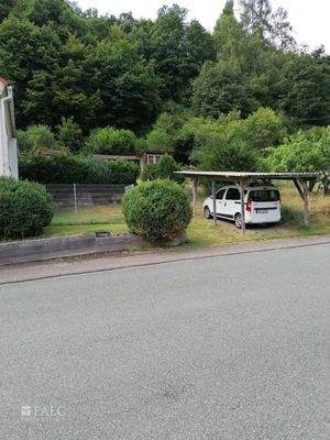  Strassenansicht zum Carport