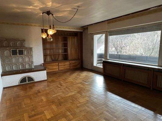 Wohnzimmer mit Kachelofen