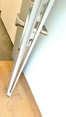 Tür zum Apartment mit erhöhten Schallschutz