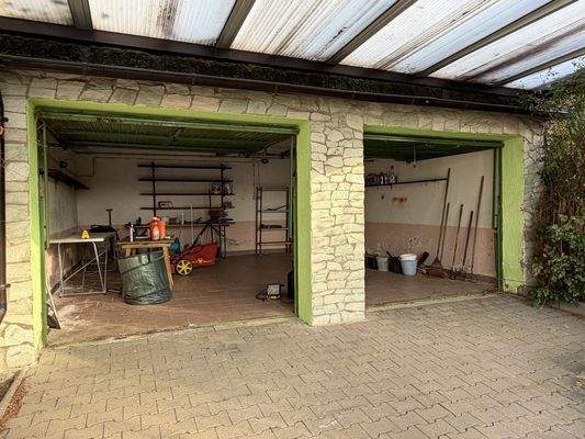 Geräumige Doppelgarage