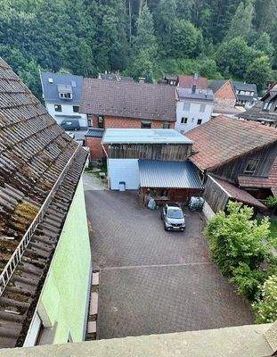 Hofbereich mit Schuppen