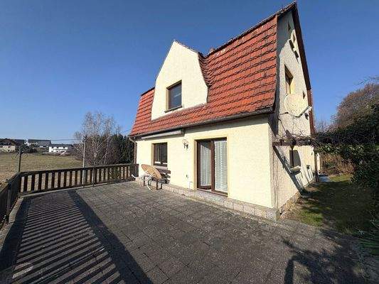 Terrasse über der Garage