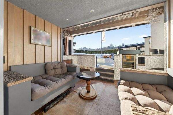 Wintergarten mit Ausblick und Moderne