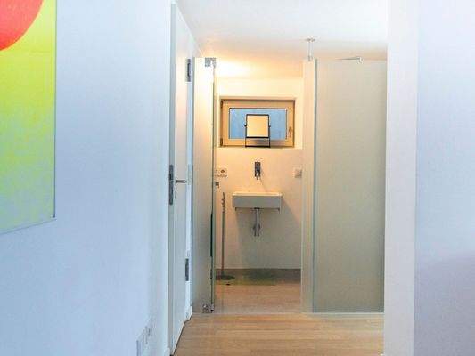 Blick ins Duschbad Souterrain.jpg