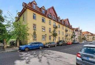 Hausansicht straßenbegleitend