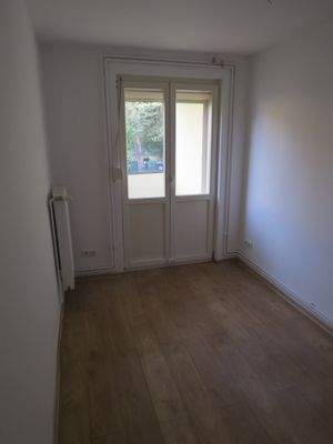 Kleines Zimmer mit Balkon