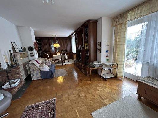 Wohn- und Esszimmer mit Terrasse