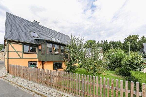 Hausansicht Straße_Eingang