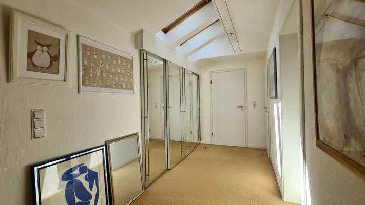 Spiegelschrank (Ankleide 2 DG)