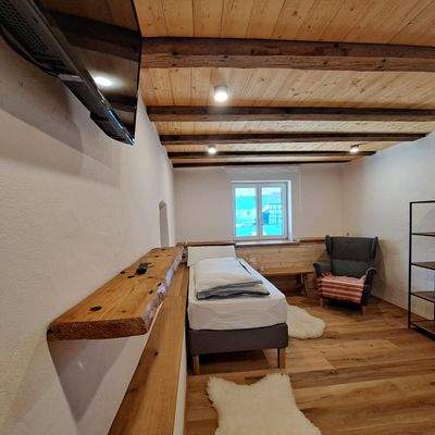 Schlafzimmer mit Blick in den Garten