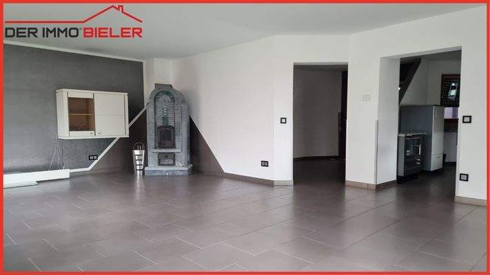 Wohnzimmer mit Kamin