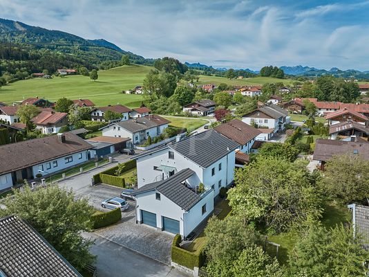 Nahe Erholungslandschaft mit Bergblick