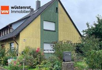 Hausansicht mit seitlichem Hauseingang