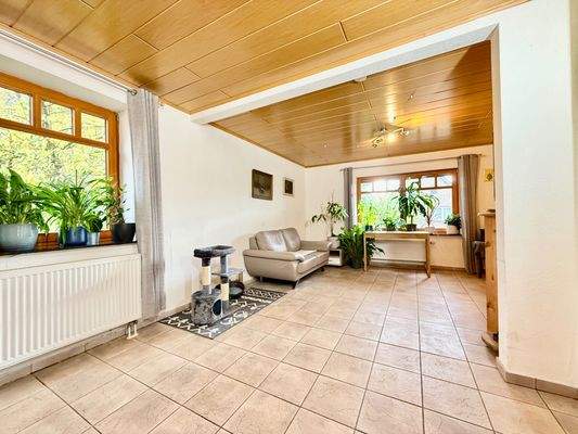 Wohnzimmer rechte Haushälfte 