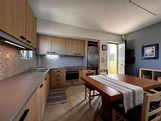 Kreta, Panormos: Apartment im ersten Stock in einer Wohnanlage zu verkaufen