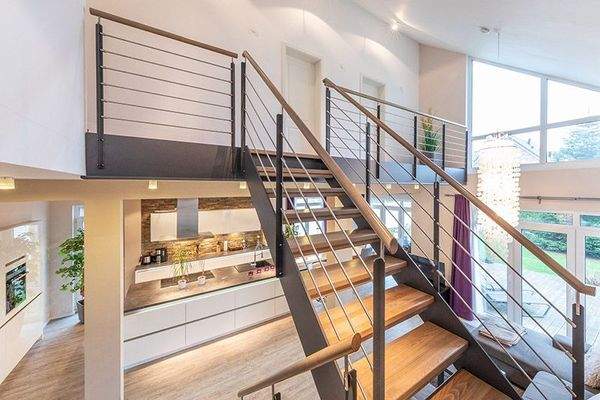 Moderne, offene Treppe